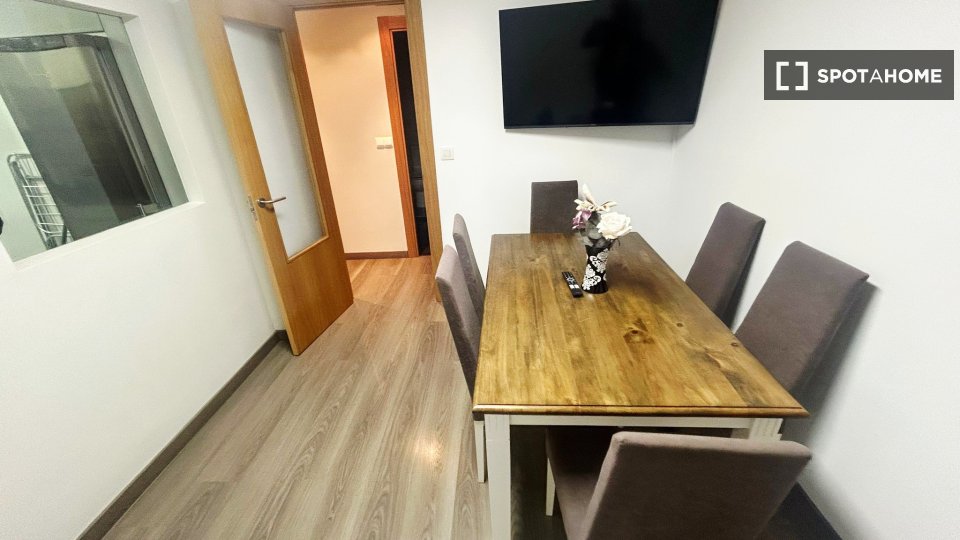 Apartment Santander, 4 beds, 80m² — photo 3