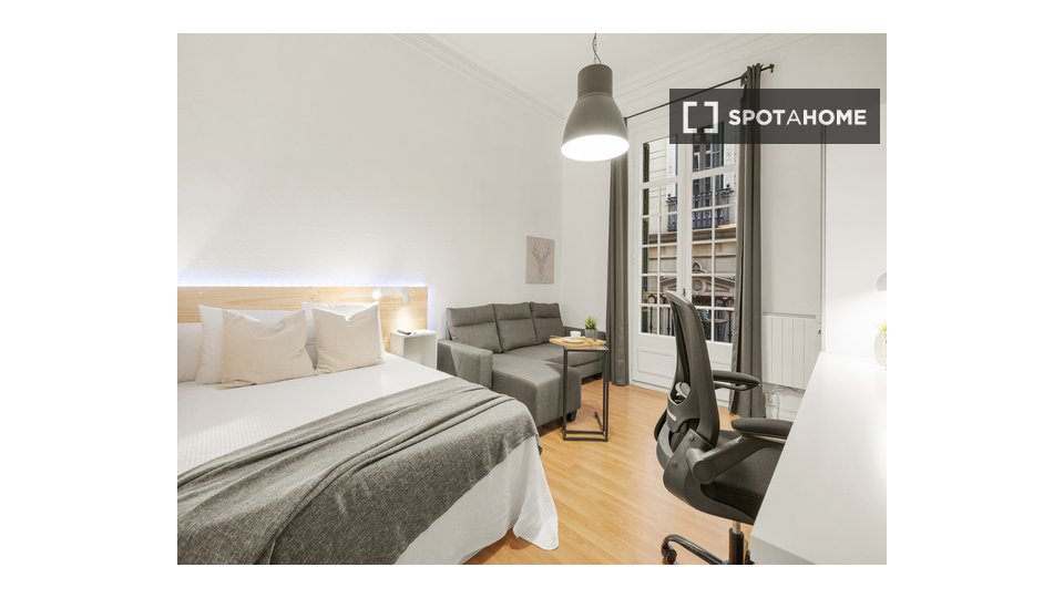 Double room Barcelona, 9 beds, 120m² — photo 8