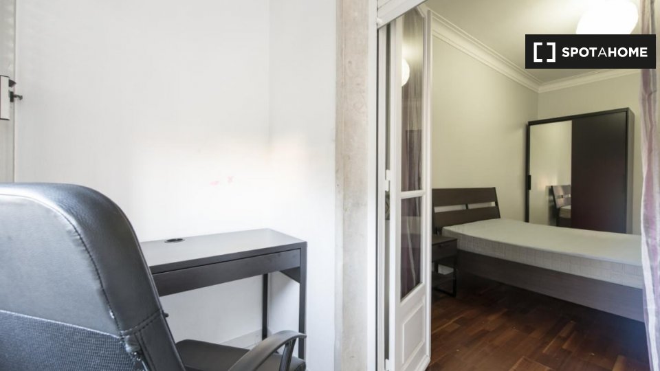 Double room Lisbon, 4 beds, 160m² — photo 2