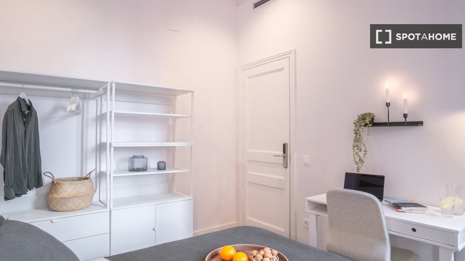 Double room Barcelona, 16 beds, 380m² — photo 13