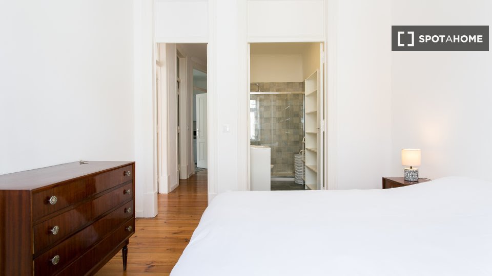 Double room Lisbon, 8 beds — photo 1