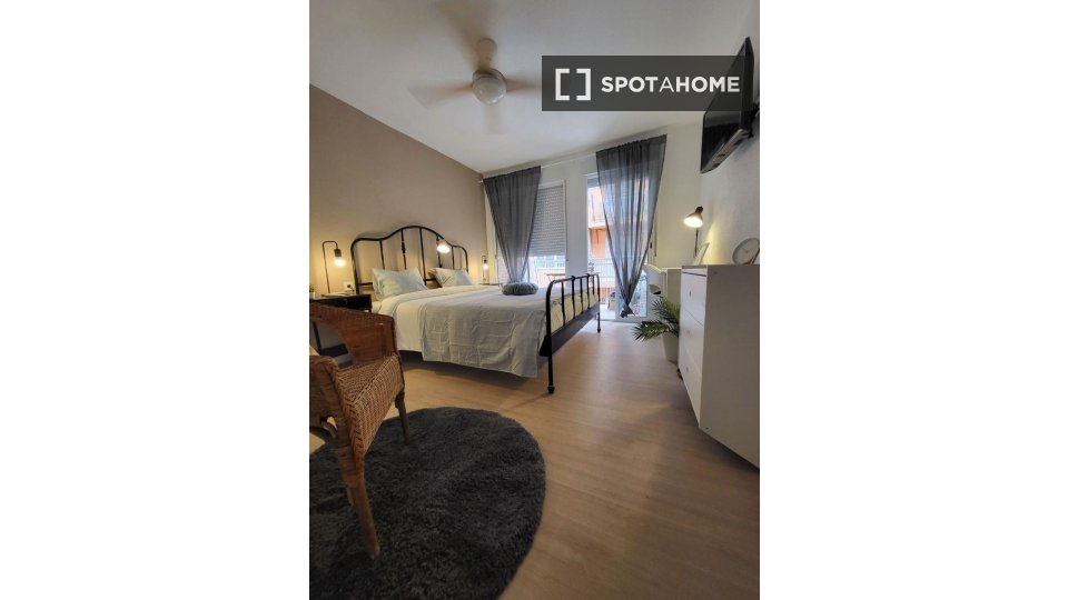 Double room Alicante, 5 beds, 120m² — photo 10