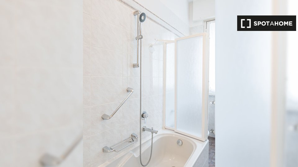 Double room Milan, 4 beds, 90m² — photo 12