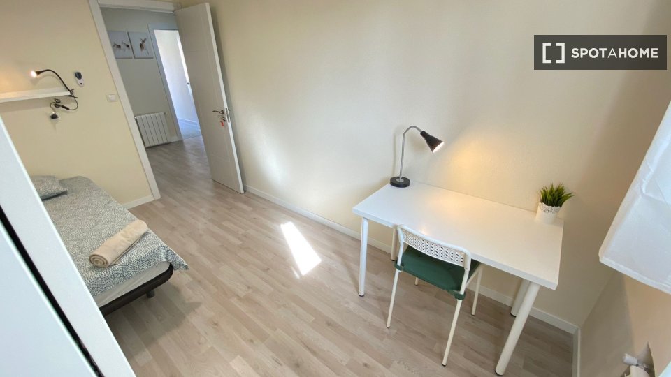 Chambre double Madrid, 3 chambres — photo 9