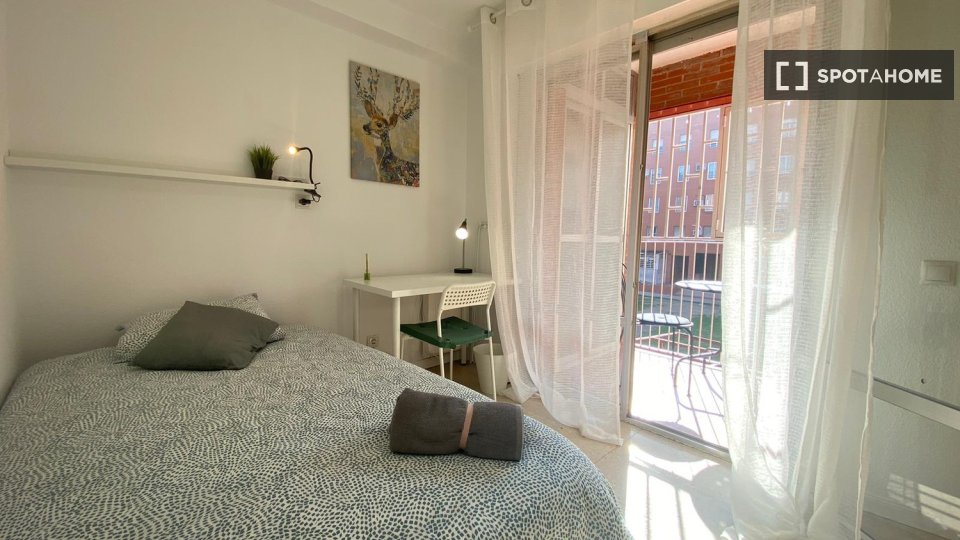 Double room Madrid, 5 beds — photo 11