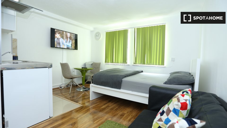 Apartment mono London — photo 1