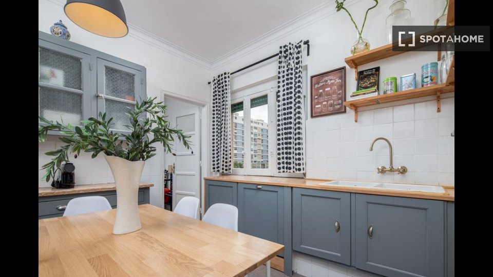 Apartment Lisbon, 4 beds — photo 16