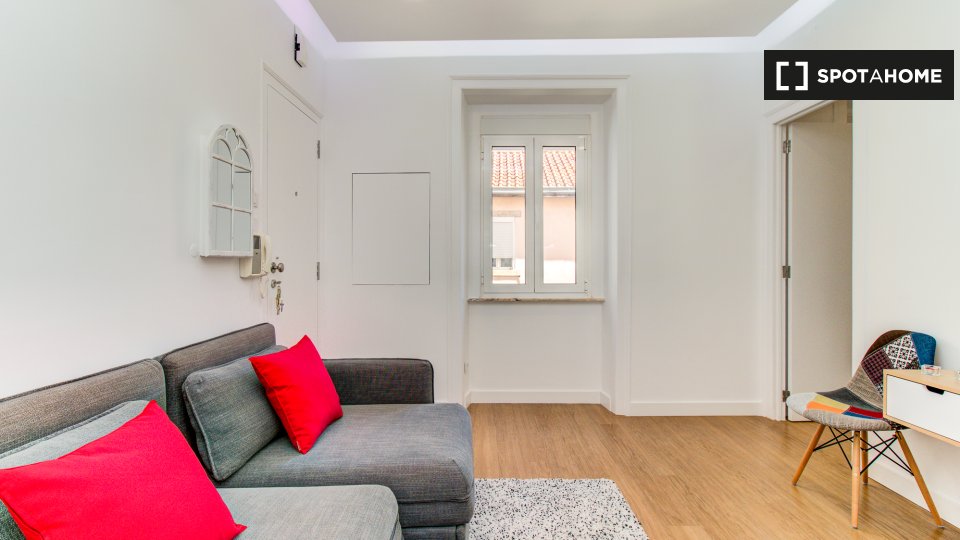 Apartment Lisbon, 2 beds, 70m² — photo 11