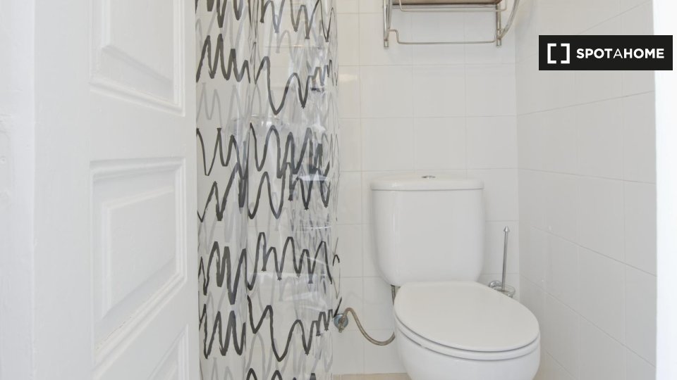 Double room Lisbon, 7 beds — photo 11