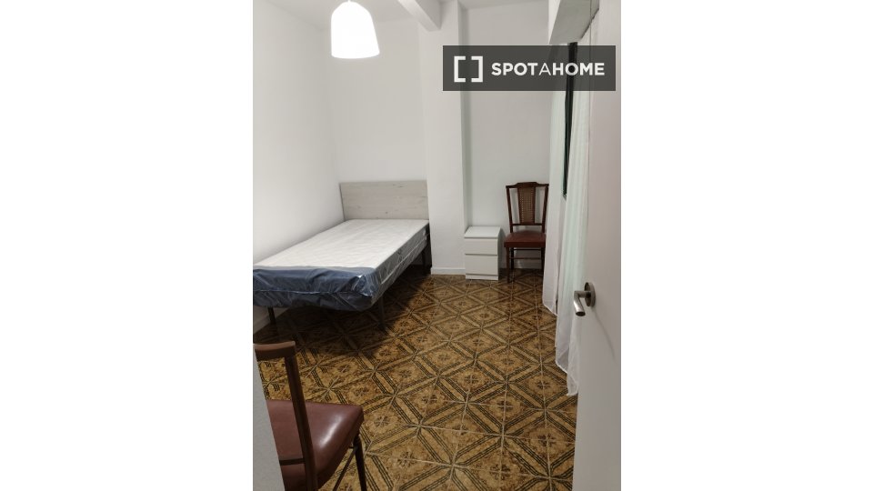 Apartment Valencia, 4 beds, 111m² — photo 14