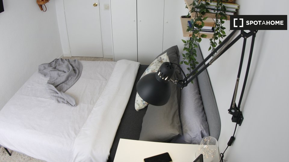 Double room Madrid, 5 beds, 100m² — photo 4