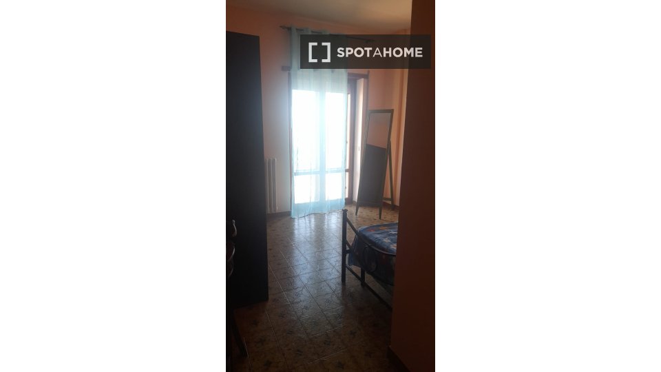 Double room Rome, 3 beds — photo 12