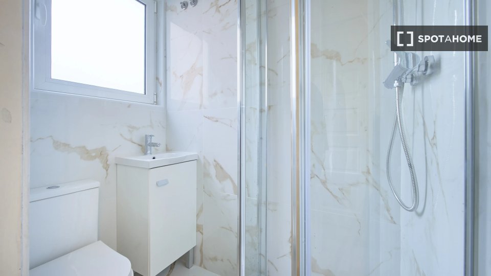 Double room Lisbon, 6 beds — photo 4