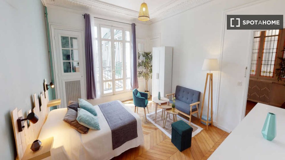 Double room Paris, 10 beds, 180m² — photo 28