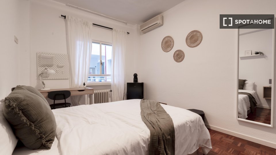 Double room Madrid, 5 beds — photo 38