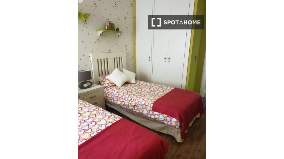 Double room Alicante, 2 beds — photo 31