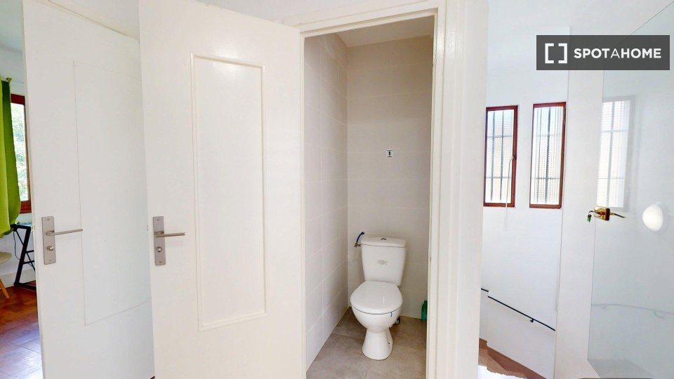 Double room Lyon, 6 beds, 116m² — photo 6