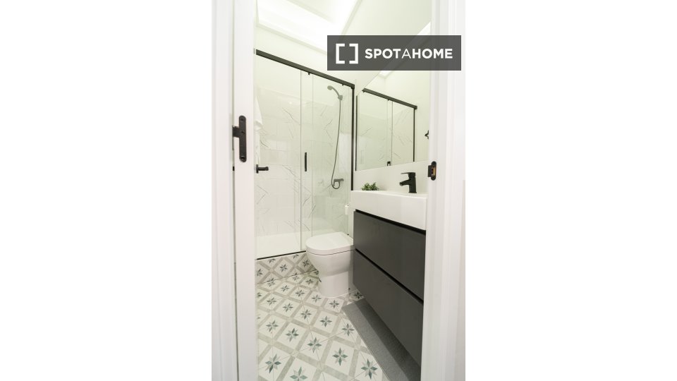 Double room Barcelona, 9 beds, 200m² — photo 11