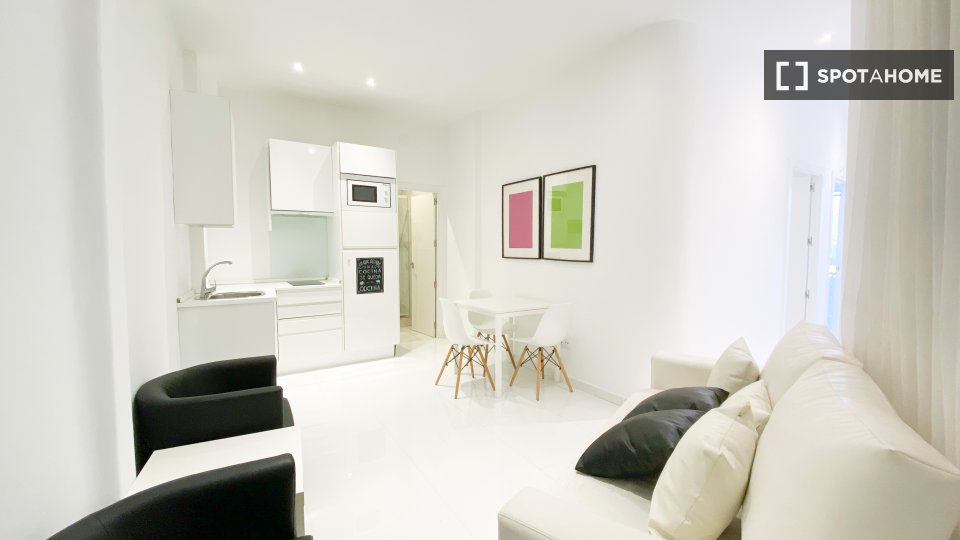 Double room Madrid, 3 beds — photo 4