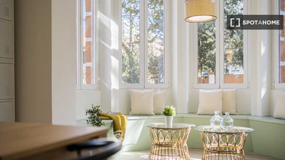 Double room Madrid, 17 beds, 560m² — photo 42