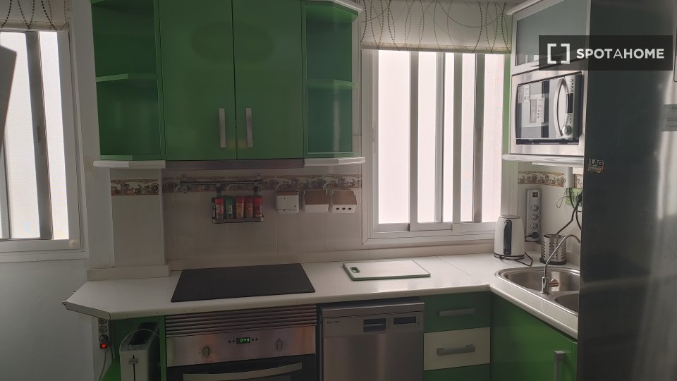 Double room Santa_Cruz_De_Tenerife, 2 beds, 85m² — photo 11