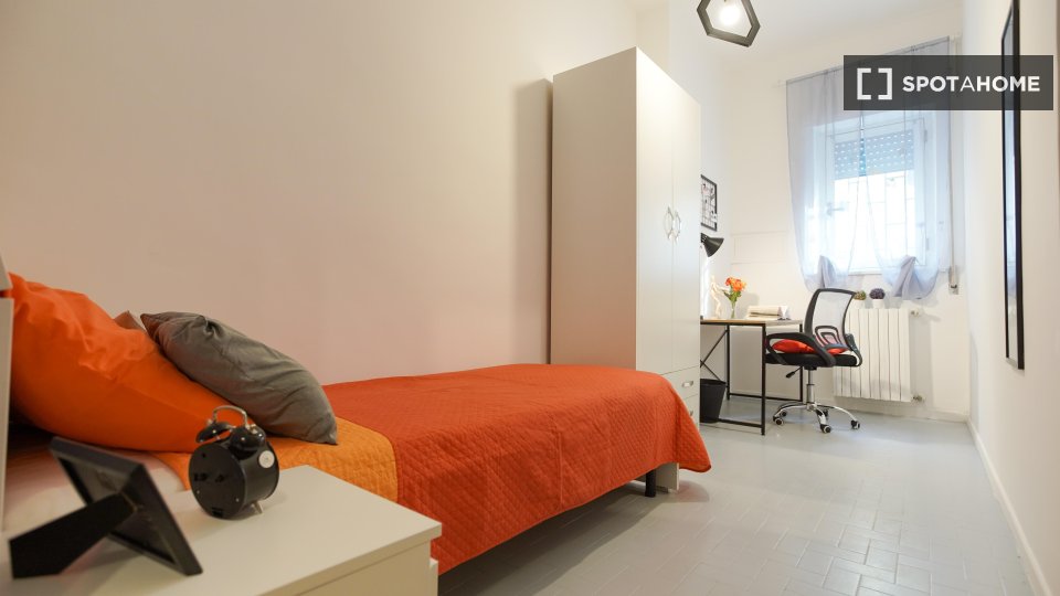 Double room Naples, 5 beds — photo 11