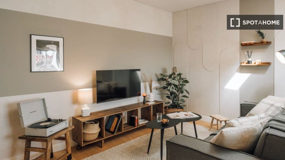 Apartment Lisbon, 1 bed — photo 15