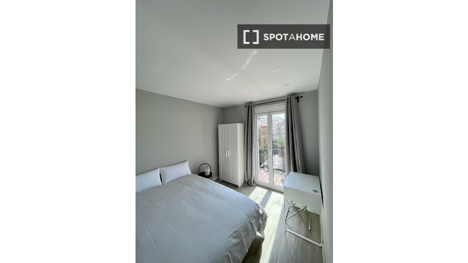 Double room Barcelona, 4 beds, 80m² — photo 14