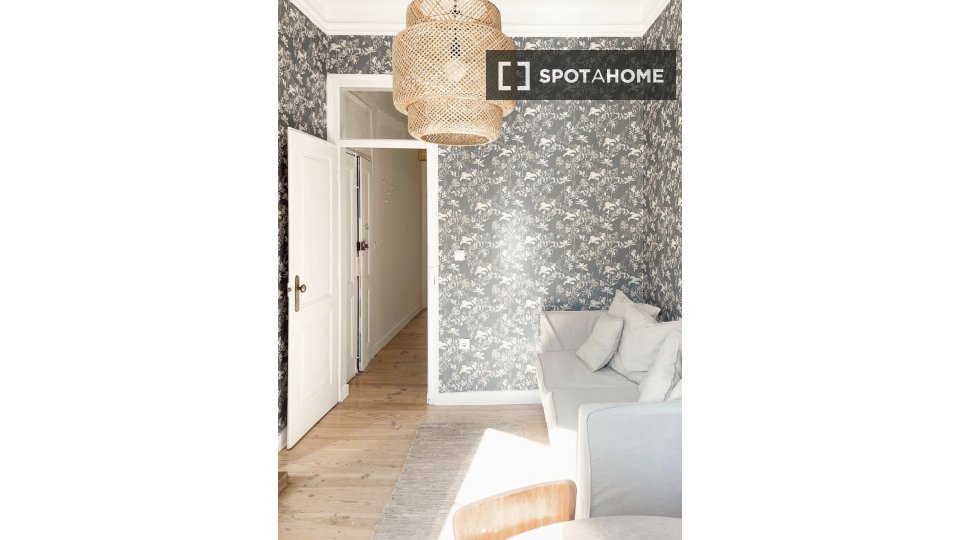 Apartment Lisbon, 2 beds, 60m² — photo 5