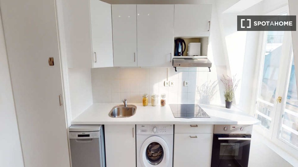 Double room Paris, 4 beds, 80m² — photo 4
