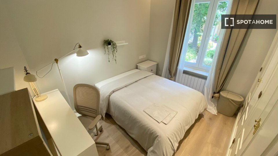 Double room Madrid, 6 beds — photo 16