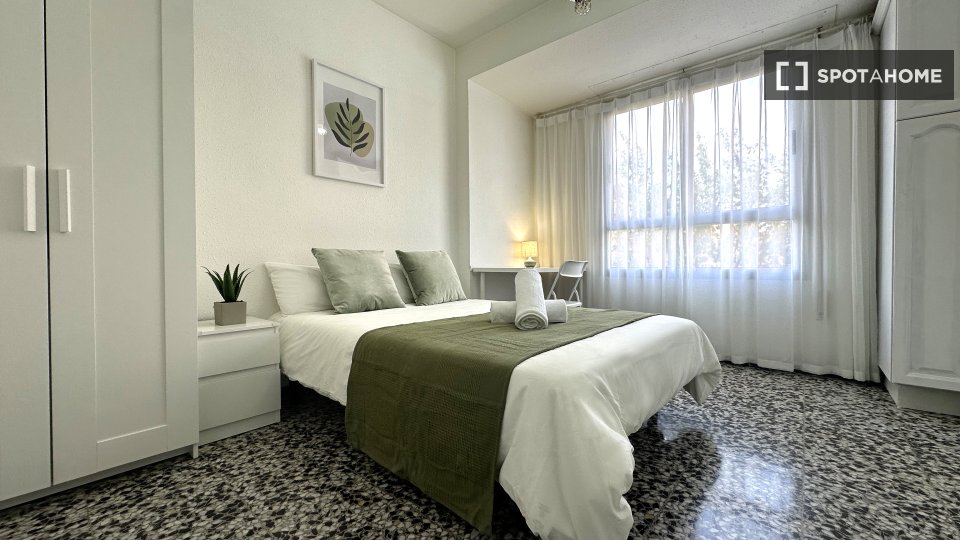 Double room Valencia, 5 beds — photo 2