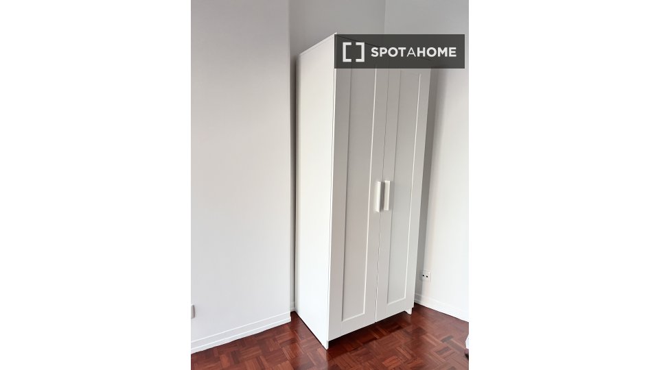 Double room Lisbon, 6 beds — photo 16