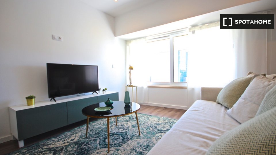 Apartment Lisbon, 1 bed — photo 3
