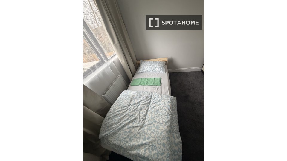 Double room Dublin, 7 beds, 108m² — photo 1