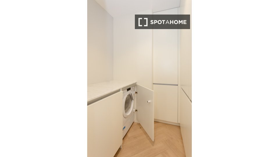 Apartment Porto, 2 beds, 246m² — photo 15