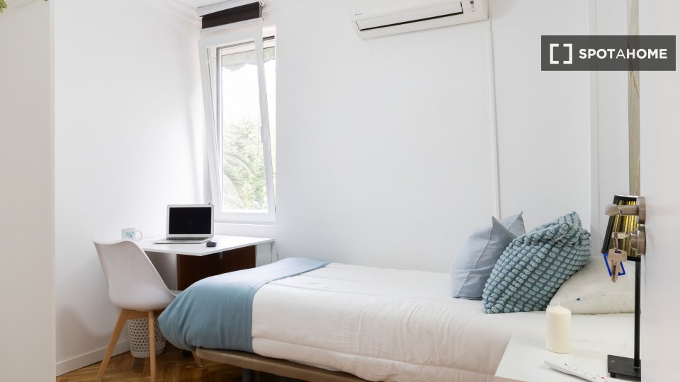 Double room Madrid, 5 beds — photo 6