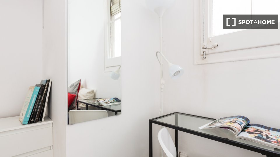 Double room Barcelona, 6 beds, 100m² — photo 11