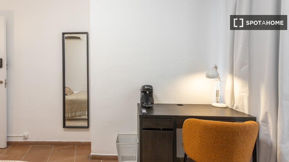 Double room Alicante, 8 beds, 200m² — photo 2