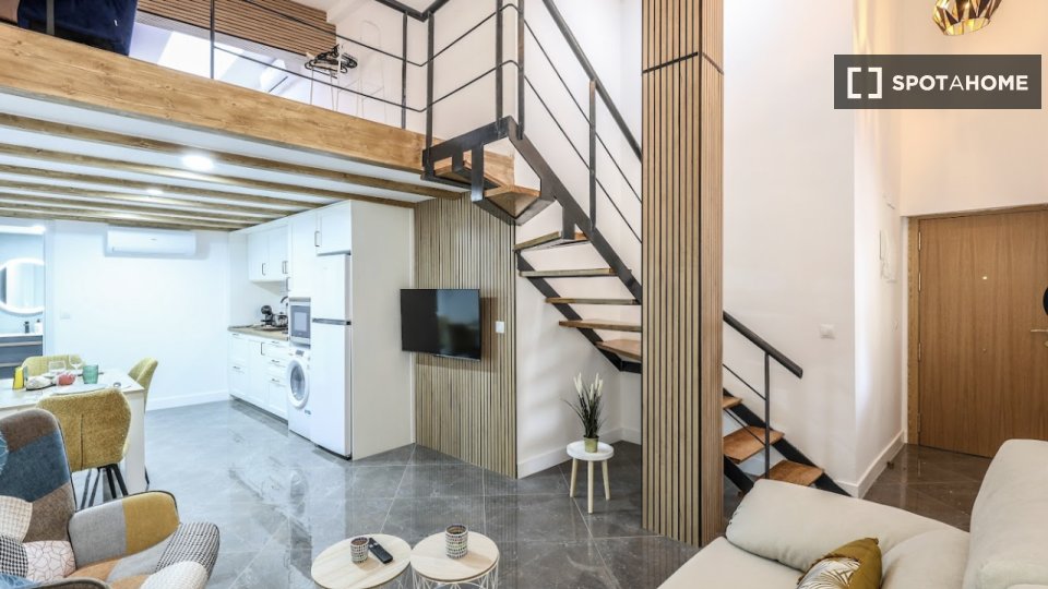 Piso de 1 dormitorio en alquiler en Berruguete, Madrid
