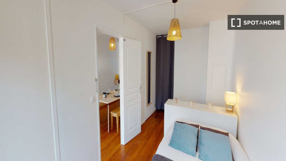 Double room Paris, 8 beds, 150m² — photo 8