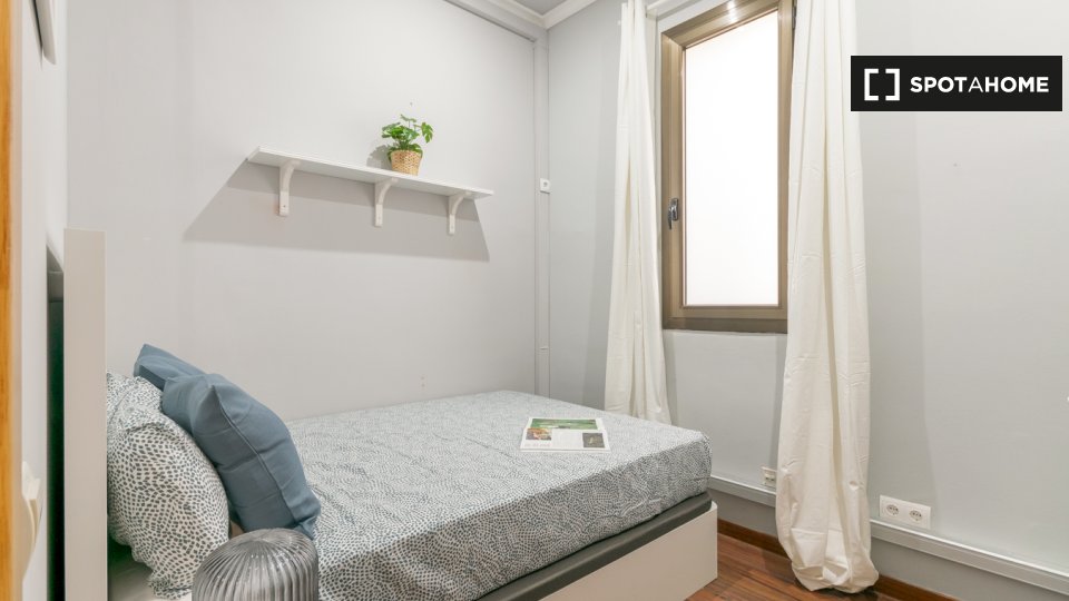 Double room Barcelona, 9 beds — photo 16