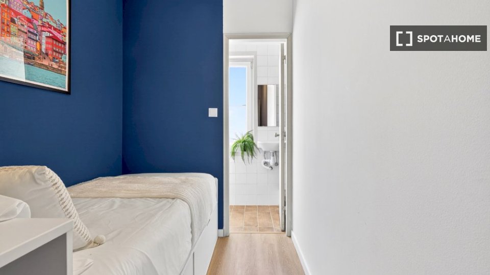 Double room Lisbon, 10 beds — photo 12