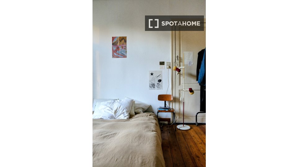 Double room Brussels, 2 beds, 65m² — photo 14