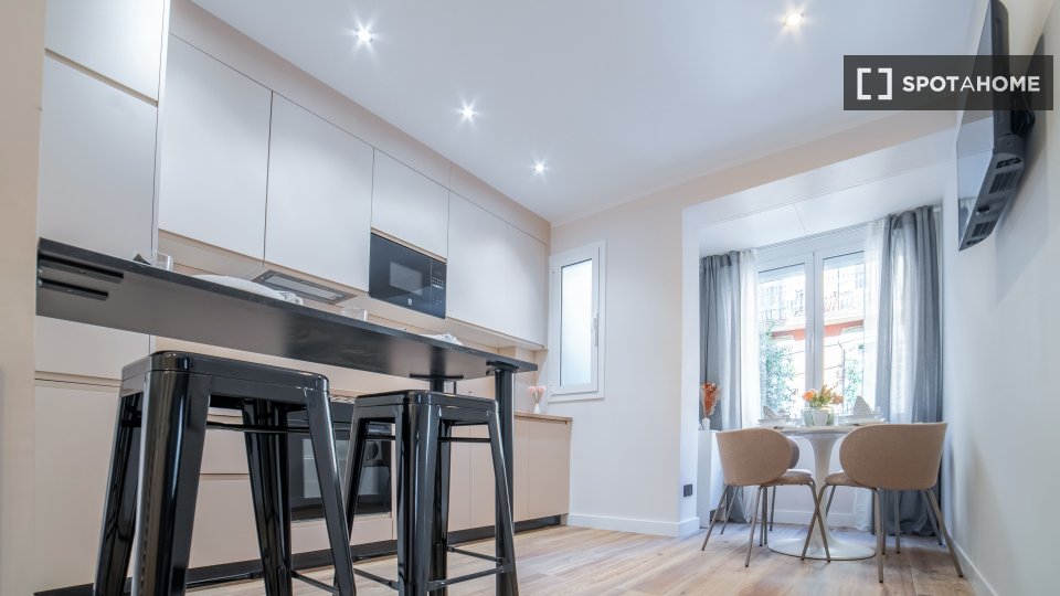 Double room Barcelona, 7 beds, 200m² — photo 18