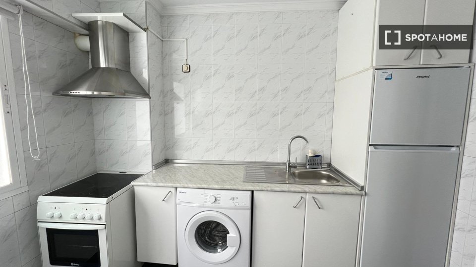 Double room Malaga, 3 beds, 89m² — photo 5