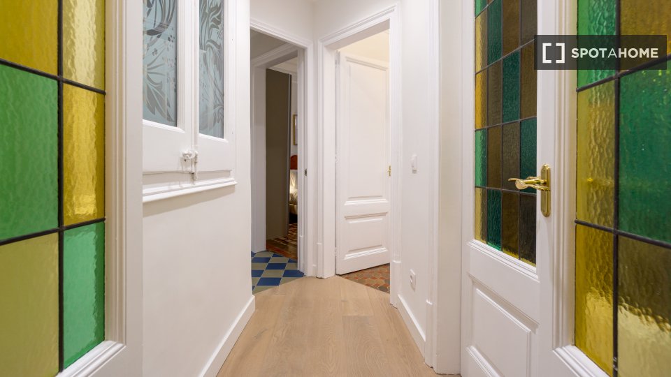 Apartment Barcelona, 4 beds, 135m² — photo 13
