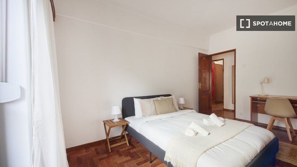 Double room Lisbon, 4 beds — photo 7