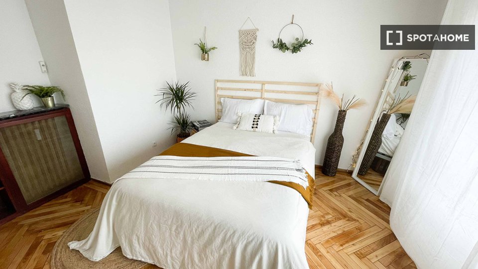 Double room Madrid, 7 beds — photo 12