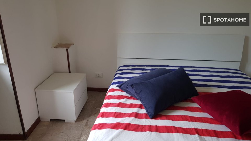 Double room Turin, 4 beds, 120m² — photo 2